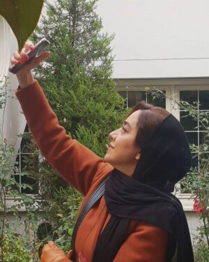 Bahare Kianafshar Instagram - .

 
خیام اگر ز باده مستی خوش باش
با ماهرخی اگر نشستی خوش باش
چون عاقبت کار جهان نیستی است
انگار که نیستی چو هستی خوش باش
.
.
.
.
#کار#سینما #بهاره_کیان_افشار 
#پاییز#زیبایی_طبیعت
#خیام #زندگی #زندگی_مثبت 
عکس همکار خوبم:یاسر جعفری
@yaserjafariofficialpage