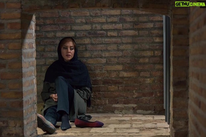 Bahare Kianafshar Instagram - . دختری که کسی منتظرش نبود . #پسرکشی @pesarkoshi.movie کارگردان دکتر هادی کریمی . #اکران انلاین @namava_ir @filimocom لطفا قانونی ببینید و اگر خوشتون اومد به دیگران توصیه کنین🙏🏻😍 . عکسها: مریم پاینده @maryampayande1