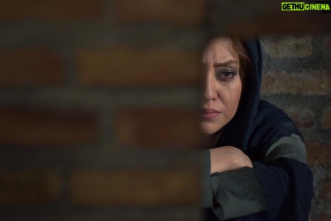 Bahare Kianafshar Instagram - . دختری که کسی منتظرش نبود . #پسرکشی @pesarkoshi.movie کارگردان دکتر هادی کریمی . #اکران انلاین @namava_ir @filimocom لطفا قانونی ببینید و اگر خوشتون اومد به دیگران توصیه کنین🙏🏻😍 . عکسها: مریم پاینده @maryampayande1
