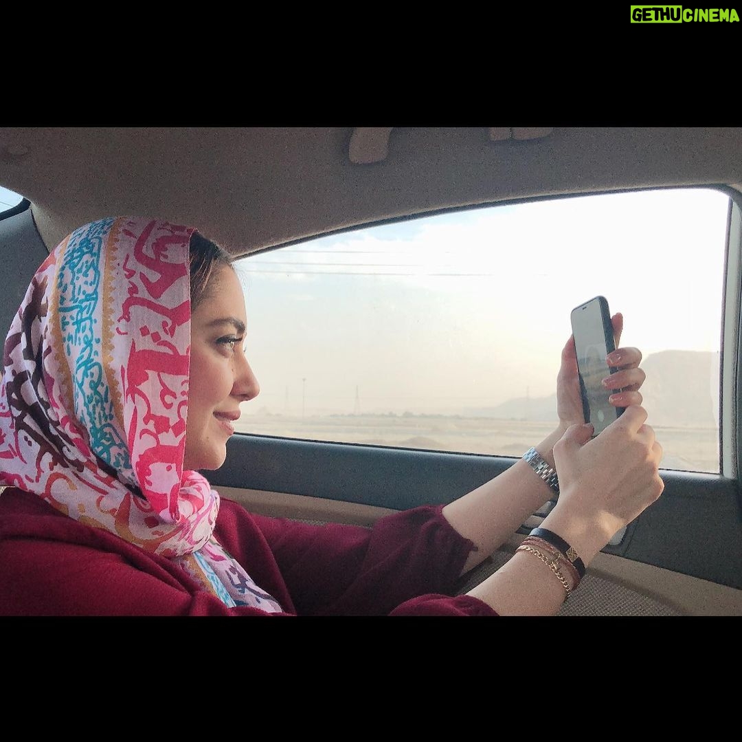 Bahare Kianafshar - 146.6K Likes - .
دیماه ۱۳۹۷
.
من بجز ماه باشکوه اردیبهشت😍
ماه مورد علاقه ام اسفنده
و روز هفته محبوبم پنج شنبه
و عددهای دوست داشتنی ام ۴و ۸،
شما چطور؟؟
.
.
#قشم#جزیره_ناز #خلیج_فارس #ایرانگردی #ایران دلم برای دیدن دوباره جنوب ایران لک زده🥺قشم هرمز چابهار کیش بوشهر شادگان... کلا جنوب ایران دیگه❤️
.
موبایلم کلا قاط زده یک کار دیگه انجام میدادم ولی یهو پستم پاک شد🙄🥴😔