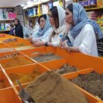 Bahare Kianafshar Instagram - اولین سفری که با درست شدن اوضاع ارزومه دوباره برم #چابهار زیبا و ارامشبخش و شگفت انگیزه با مردمانی بی نظیر... شما کجا رو دوست دارین دوباره ببینین؟ . . پاییز۹۸ #سیستان_بلوچستان بلوچستان-#ایران #iran #chabahar #mustseeiran #baharekianafshar @isaacdidevar