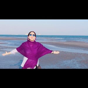 Bahare Kianafshar Instagram - .
دیماه ۱۳۹۷
.
من بجز ماه باشکوه اردیبهشت😍
ماه مورد علاقه ام اسفنده
 و روز هفته محبوبم پنج شنبه 
و عددهای دوست داشتنی ام ۴و ۸،
شما چطور؟؟
.
.
#قشم#جزیره_ناز #خلیج_فارس #ایرانگردی #ایران دلم برای دیدن دوباره جنوب ایران لک زده🥺قشم هرمز چابهار کیش بوشهر شادگان... کلا جنوب ایران دیگه❤️
.
موبایلم کلا قاط زده یک کار دیگه انجام میدادم ولی یهو پستم پاک شد🙄🥴😔