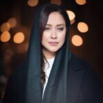 Bahare Kianafshar Instagram - . سکوتم از رضایت نیست... . #اکران #فیلم #پسرکشی #جشنواره#دقیقه۹۰ #این_نیز_بگذرد . همین مصرع حضرت مولانا با بیان زیبای دکتر هادی کریمی کارگردان عزیز پسر کشی در سه دقیقه مجال صحبت گروه فیلم مرا بس؛ «خون بخون شستن محالست و محال...» . تشکر از همراهی همیشگی سالومه عزیزم @makeupbysaloume زیورالات دست ساز نینای عزیزم @noungold و تشکر از همه دوستان عکاس خبرنگار و منتقد که حضورشون دلگرمیه استفاده از تعداد زیادی از عکسها نه در راستای خودشیفتگی که برای استفاده از عکس همه عکاسان نازنینی ست که زحمت عکاسی و ارسال اون رو کشیدن،دست همه شما درد نکنه،قدرتون و میدونم🙏🏻❤️ تشکر ویژه هم از تمامی طرفداران عزیز و نازنینم به زودی با اکران ها مردمی فیلمهایی عطرداغ و بی وزنی میبینمتون😍😍😍