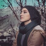 Bahare Kianafshar Instagram - . ‎خبر بد ‎هيچ چيز هميشگى نيست ... ‎خبر خوب ‎هيچ چيز هميشگى نيست ... . . . زن یا مرد یا هرچی؛مهم اینه که شریف باشیم،همین . @mahyagholizadeh 📸🙏🏼❤️. #baharekianafshar #8march #happwomensday #iranianwomen #iranianactress