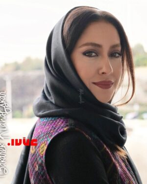 Bahare Kianafshar Instagram - .
اخرین سری عکسهای روز اخر حضور در 
جشنواره فیلم #نمور
.
دلیل استوری و پست کردن تعداد زیادی عکسها
به اشتراک گذاشتن هنر دوستان عکاسم که 
همیشه پرتلاش اند و مهربان کسایی که حتی با خطرات بیماری و محدودیتهای مختلف در جهت همراهی ما حضور دارند و بخش زیادی از ارتباط چهره ها و مردم نازنین با زحمت این عزیزان نازنین اتفاق میفته
شاید از حوصله شما خارج باشه اما من اینکار و میکنم تا به نوعی قدردانی خودم رو بتونم نشون بدم
عکاسان نازنین و خبرنگاران محترم از همه شما ممنونم🙏🏼😇❤️
.
عکسها:
نازی خوش اخلاق نازنینم
@nazy_kh 
نسیم یوسفی عزیزم
@nasimusefi 
غزل جان باقری
@qazal_baqeri 
فاطمه رحمانی عزیز
@fatarhm 
سپیده عبدالحی عزیز
@sepide.abdolhay 
اقای عباس وردی
@abbasvardi 
.
جای مریم،سپیده،رومینا و چند عزیز دیگه…هم خیلی خالی بود🌺
@maryamrazavii 
@sepideh_sadatii 
@rominaparto 
.
#بهاره_کیان_افشار #بازیگران #بازیگر #فیلم #ایرانی #baharehkianafshar #baharekianafshar #iraniangirl #iranianactress #i̇ran