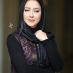 Bahare Kianafshar Instagram - . اخرین سری عکسهای روز اخر حضور در جشنواره فیلم #نمور . دلیل استوری و پست کردن تعداد زیادی عکسها به اشتراک گذاشتن هنر دوستان عکاسم که همیشه پرتلاش اند و مهربان کسایی که حتی با خطرات بیماری و محدودیتهای مختلف در جهت همراهی ما حضور دارند و بخش زیادی از ارتباط چهره ها و مردم نازنین با زحمت این عزیزان نازنین اتفاق میفته شاید از حوصله شما خارج باشه اما من اینکار و میکنم تا به نوعی قدردانی خودم رو بتونم نشون بدم عکاسان نازنین و خبرنگاران محترم از همه شما ممنونم🙏🏼😇❤️ . عکسها: نازی خوش اخلاق نازنینم @nazy_kh نسیم یوسفی عزیزم @nasimusefi غزل جان باقری @qazal_baqeri فاطمه رحمانی عزیز @fatarhm سپیده عبدالحی عزیز @sepide.abdolhay اقای عباس وردی @abbasvardi . جای مریم،سپیده،رومینا و چند عزیز دیگه…هم خیلی خالی بود🌺 @maryamrazavii @sepideh_sadatii @rominaparto . #بهاره_کیان_افشار #بازیگران #بازیگر #فیلم #ایرانی #baharehkianafshar #baharekianafshar #iraniangirl #iranianactress #i̇ran