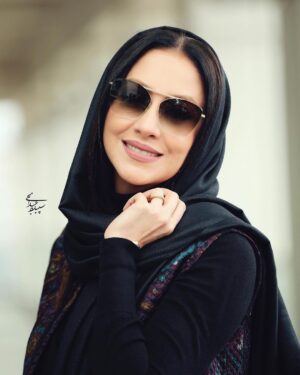 Bahare Kianafshar Instagram - .
اخرین سری عکسهای روز اخر حضور در 
جشنواره فیلم #نمور
.
دلیل استوری و پست کردن تعداد زیادی عکسها
به اشتراک گذاشتن هنر دوستان عکاسم که 
همیشه پرتلاش اند و مهربان کسایی که حتی با خطرات بیماری و محدودیتهای مختلف در جهت همراهی ما حضور دارند و بخش زیادی از ارتباط چهره ها و مردم نازنین با زحمت این عزیزان نازنین اتفاق میفته
شاید از حوصله شما خارج باشه اما من اینکار و میکنم تا به نوعی قدردانی خودم رو بتونم نشون بدم
عکاسان نازنین و خبرنگاران محترم از همه شما ممنونم🙏🏼😇❤️
.
عکسها:
نازی خوش اخلاق نازنینم
@nazy_kh 
نسیم یوسفی عزیزم
@nasimusefi 
غزل جان باقری
@qazal_baqeri 
فاطمه رحمانی عزیز
@fatarhm 
سپیده عبدالحی عزیز
@sepide.abdolhay 
اقای عباس وردی
@abbasvardi 
.
جای مریم،سپیده،رومینا و چند عزیز دیگه…هم خیلی خالی بود🌺
@maryamrazavii 
@sepideh_sadatii 
@rominaparto 
.
#بهاره_کیان_افشار #بازیگران #بازیگر #فیلم #ایرانی #baharehkianafshar #baharekianafshar #iraniangirl #iranianactress #i̇ran