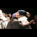 Bahare Rahnama Instagram - بهترین هدیه ولنتاین من حضور و نظر این دختر خانم در پایان شب ولنتاین نمایش یاقوت بود و تاثیری که در نوجوانی روی کتابخوانی و عشق او به تیاتر داشتم .... نه آنچه که دلواپسان گشتند و انتشار دادند،زندگی خصوصی همه ما تا جایی که به کسی لطمه نزند جهان کوچک ماست که به نظرم چندان ااهمیتی برای جهان و ادم های پیش رو و موفق ندارد... پی نوشت:امیدوارم به شرط،بقا جوری زندگی کنم که تاثیرش در جهان بزرگتری باشد و حلقه اتصال جریان خیری برای زنان و دختران سرزمینم و مردمان نجیب و پر شرافت ایران.... الهی آمین... عرصه مشق جولانگه ماست... #بهاره_رهنما#تاثیر_گذاری#دغدغه#ایران#زنان#دختران#کتابخوانی#نمایش#زنان_مستقل#سفیر_مهر#ceeport_alloha💜
