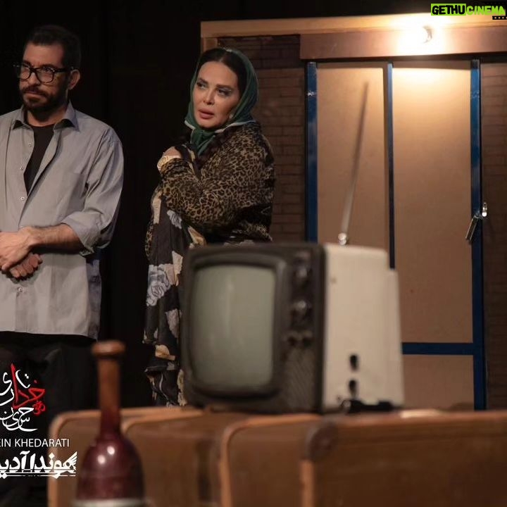 Bahare Rahnama Instagram - "هوندا آدیداس دو " کارگردان و تهیه کننده: اشکان درویشی مجری طدح: خیریه فرشته های بهشتی و مهشید خسروی با تشکر از،پردیس تیاتر شهرزاد هوندا آدیداس این بار : به روایت عکس های حسین خدراتی گریم:شادی قیصری.... پی نوشت:افتخار میکنم که از شروع هر شب با سالن لبریز از تماشاچی پر شور نمایش اجرا رفتیم و از،بچه تا کهنسال همه شاد از،سالن میرن بیرون،خدایا شکرت،بچه ها تشکر.... لینک خرید رو در استوری میگذارم...