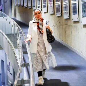Bahare Rahnama Instagram - پشت زیباترین لبخند
بیشترین رازها نهفته است.
زیباترین چشم بیشترین اشک هارا ریخته است
و مهربان‌ترین قلب بیشترین دردهارا کشیده است.

👤#هاروکی_موراکامی