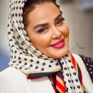 Bahare Rahnama Instagram - پشت زیباترین لبخند
بیشترین رازها نهفته است.
زیباترین چشم بیشترین اشک هارا ریخته است
و مهربان‌ترین قلب بیشترین دردهارا کشیده است.

👤#هاروکی_موراکامی