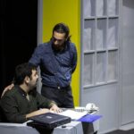 Bahare Rahnama Instagram - هر شب موقع ادای دو تا دیالوگ تو نقش نیلوفر نمایش "یک گوشه از دایره"تمام قلبم میلرزه : نه فقط کارا و تصمیمامون بلکه فکرایی هم که میکنیم مسیر سرنوشت مارو تغیر میده.... ما هیچ وفت نمیدونیم کی دفعه آخره.... به پایان آمد این دفتر حکایت همچنان باقی است.... تجربه و نقش بسیار عزیزی بود..‌ ممنونم رفقای جان..‌ کارگردان و نویسنده کار: @hossein.hayatii تهیه کنندگان و همه همکاران این پروژه موفق و بی نظیرو خاطرات خوبشان.... عکس ها از: @mahbobehfarajollahi گریم: @shadi_gheysari_mua