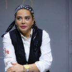 Bahare Rahnama Instagram – نمایش” یک گوشه از دایره”
به کارگردانی :”حسین حیاتی”
به روایت عکس های “حسین خدارتی”
فقط تا چهارم مرداد ساعت ۹ شب” تماشاخانه ارغنون”
گریم:شادی قیصری
کی میدونه اخرین باری که میتونی به مادرت بگی چقدر عاشقشی کی هست؟
#کمدی_فلسفی#نمایش#بهاره_رهنما#یک_گوشه_از_دایره#تماشاخانه_ارغنون#تهران
لینک خرید تیوال در استوری