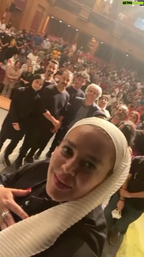 Bahare Rahnama Instagram - شیراز اینجوریاست❤️❤️❤️❤️❤️❤️❤️❤️❤️❤️❤️ استقبال بی نظیر از اولین نمایش ژانر وحشت ایران در شیراز! برای هماهنگی این اجرا در شهر های دیگر ایران با ایدی زیر در تماس باشید: @shimapoursahmeddin پی نوشت:این نمایش از اواخر مهر ماه در تهران به روی صحنه خواهد رفت… Ceeport🦋 شيراز