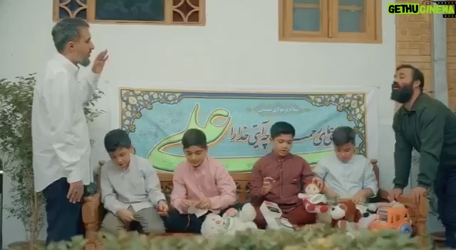 Bahare Rahnama Instagram - پویش هدیه اسباب بازی ویژه کودکان و نوجوانان، در ایام عید غدیر برگزار میشود. در آستانه عید غدیرخم، پویش «هدیه اسباببازی» از جمله پویشهای مردمی مأوا برگزار میشود؛ در این پویش مردمی، کودکان و نوجوانان ترغیب میشوند از بین اسباب بازی خود یکی را به عنوان هدیه در جشنی بزرگ به دیگر کودکان هدیه دهند. شایان ذکر است؛ تولید نماهنگ و توزیع گسترده آن، برگزاری جشن بزرگ در میدان ولیعصر(عج)، جمعآوری و بستهبندی اسباب بازیها و توزیع هدایا از طریق کامیونهایی با هویت بصری پویش در بین اقشار هدف، از جمله فعالیتهای این پوش خواهد بود. همچنین نوع هدیه دادن در این برنامه از طریق سازه بزرگی است که در محل برنامه نصب شده است و افراد اسباب بازیهای خود را درون آن میگذراند،لذا پویش «هدیه اسباببازی»، سومین پویش از پویشهای مردمی مأوا، است. پی نوشت: تا باشه از این کارای قشنگ،عیدتون هم مبارک … #غدیر#هدیه#هواتو_دارم_رفیق#به_عشق_مولا_علی#پویش_اسباب_بازی #ماوا