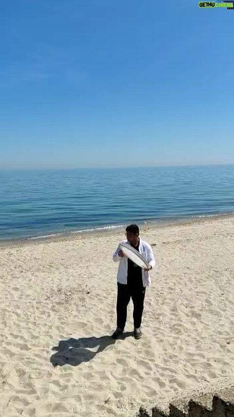 Bahare Rahnama Instagram - . هنگامی که احساس شادی می کنی، در واقع نیروی شادی را به جهان هستی عرضه می کنی و در نتیجه تجربه های شاد، موقعیت های شاد و افراد شاد بر سر راهت قرار می گیرند. هر احساسی که امروز به خود و زندگی داشته باشی فردا نیز همان را دریافت خواهی کرد؛ این یک قانون است پی نوشت: یک همسفر هفده ساله داشتیم در این تور مدیتیشن و آگاهی اهل بندر عباس و بسیار هنرمند و چقدر ذوق کردم برای این پسرم و خوشحالم برا جوانان آگاهی که آنقدر زود در مسیر خودشناسی قرار میگیرند… Istanbul, Turkey