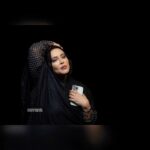 Bahare Rahnama Instagram - ما بازیگر ها بهترین دروغ گوهای روی صحنه و بدترین دروغگوهای زندگی هستیم! مهدی فتحی روحش شاد و روز بازیگر مبارک… #نمایش_فصل_فراموشی#روز_بلزیگر_مبارک#بهاره_رهنما Valiasr Street