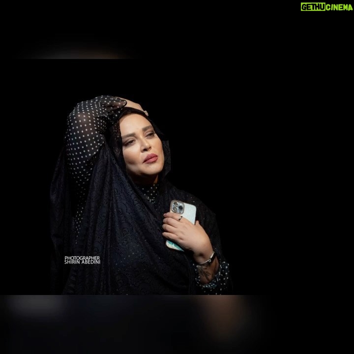 Bahare Rahnama Instagram - ما بازیگر ها بهترین دروغ گوهای روی صحنه و بدترین دروغگوهای زندگی هستیم! مهدی فتحی روحش شاد و روز بازیگر مبارک… #نمایش_فصل_فراموشی#روز_بلزیگر_مبارک#بهاره_رهنما Valiasr Street