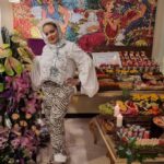 Bahare Rahnama Instagram - آنقدر بزرگ و خانم شده که همه سورپرایز امسالم با هماهنگی جان جهانم انجام شد! با یک تشکر خیلی ویژه از فرانک جانم و مجموعه با سلیقه و بی نظیر: @mado.fingerfood_tehran پی نوشت:تولد#پاییز#بهار#زن_باران پی نوشت:عکس ها کار خواهر جان و دلم : @falifilm /ورق بزنید... Ceeport پی نوشت دو: به احترام شماها که دوستم دارید و خواستید این عکس ها رو گذاشتم ...