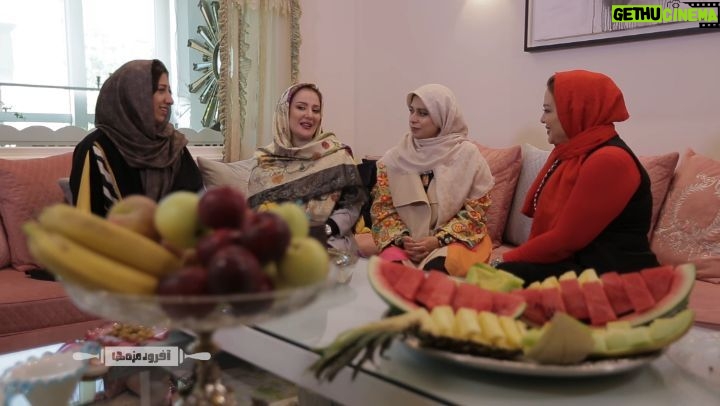 Bahare Rahnama Instagram - آفرود مزه های این هفته میهمان یزدی های دوست داشتنی و میهمان نواز خواهیم بود. برنامه این هفته را از دست ندهید. @etisom_chef قسمت هشتم پنج شنبه از آپارات و یوتیوب بهاره رهنما پخش خواهد شد. #بهاره_رهنما #آشپزی #بانوان