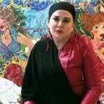 Bahare Rahnama Instagram - "میدان یاقوت " نمایش بزودی در تیاتر شهرزاد من منتظر گذشته ام ،منتظرم گذشته برگرده... نویسندگان:سهراب حسینی و بهاره رهنما با بازی :#ایوب _آقاخانی #بها ره_ رهنما‌.... لطفا زیر این پست اگر خاطره یا شنیده ای از ،زن سرخ پوش میدون فردوسی دارین کامنت کنید..‌‌ پی نوشت:این یک نقش هست که سهراب نوشته و من بازی میکنم و اتفاقا از،خودم خیلی دوره شاید چون من به شخصه نه تنها اصلا در گذشته نیستم بلکه موفقیت یک زن مستقل رو قطعا در نگاه رو به جلو و جذابیتش رو در بودن در لحظه حال میدونم😍
