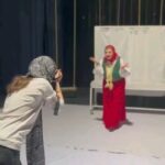 Bahare Rahnama Instagram - از دوشنبه ۱۱ دیماه در تالار سنگلج با کمدی موزیکال" نیرنگ اورنگ " در خدمتتان خواهیم بود. 🎭اینک خرید در هایلایت ها هست. 🎭ااپرت نیرنگ اورنگ نویسنده: سید هاشم خان شافع طراح و کارگردان: مرتضی برزگرزادگان بازیگران: ( به ترتیب حروف الفبا ) محمدرضا آزادفرد افق ایرجی محمد پورا ارمغان پور رجب فیروز حیدرزاده افشین زعیم سامان کرمی با حضور : بهاره رهنما سایر بازیگران و گروه حرکت: کیمیا دین پژوه، عطاالله راد پور،حسین گوهر یاب، الناز طهامی، مبینا تفرشی ،امیرحسین جعفرپور، محمد ناصری 🎭 طراح نور: حسین کاظم رودباری طراح گریم: سهیلا جوادی مجریان گریم :ندا میرزایی،  نسرین علوی،  پوریا برومند،  فاطمه سعیدی، سهیلا جوادی طراح لباس: نسیم ملکی موسیقی: علی جباری نوازنده تنبک : بهار صلواتی ساخت دکور: رسول نجفی، محمد پورا عکاس: اختر تاجیک، رها آزاد، کیمیا دین پژوه دستیار و برنامه ریز: مژگان حسینی گروه کارگردانی زهرا رشنین، آرش نوری، مهدیه صیفی 🎭 🗓️ دی ماه ۱۴۰۲ 🏛️ تماشاخانه سنگلج 🎭 #نیرنگ_اورنگ #تماشاخانه_سنگلج #بهاره_رهنما #گمدی_دلارته#اقتباس#نمایش_ایرانی #تئاتر #تیوال