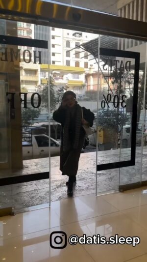 Bahare Rahnama Instagram - ✅حضور مجدد خانم رهنما در شوروم داتیس 
.
.
✅حراج بزرگ داتیس را از دست ندید به مناسبت سال نو‌تخفیفات ویژه ای در نظر گرفته ایم .🎁
..............................................

  جهت کسب اطلاعات بیشتر و یا اطلاع از قیمت ها از طریق دایرکت و یا تماس با شماره های ذیل با ما در ارتباط باشید : 

☎️02188650637  02188651267 

📲09123232675 

وبسایت ما :  www.datismattress.com ......................................................................
#تشک#ارسال_رایگان#تشک_لاتکس#خواب#تشک_رویا#تولید#کارخانه#بازیگران#هنرمندان_ایرانی#تشک_فول_التراپدیک#تشک_فنری