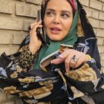 Bahare Rahnama Instagram - . امروز ، پشت صحنه فیلمبرداری تیزر هوندا آدیداس دو این لباس،و این شخصیت مربوط،به نمایشی است که شب ها در سالن شهرزاد روی صحنه دارم لینک خرید در استوری موجوده،ساعت یک ربع به هشت شب این صحنه بخشی،از،پشت صحنه تیزر نمایش هست و شخصی نیست🌞🌞🌞🌞🌞🌞🌞🌞🌞 شخصیت طناز،رو تو این نمایش خیلی دوست دارم شاید چون خیلی عاقل تر از،کلاراست... البته که کلارا شفافیت و معصومیتش هر شب اشک خودمو در میاره و امیدش این امید لعنتی همه زن های،عاشق.... پی نوشت: ضمنا و بی شوخی خانم عزیز بدونین که ان حق شماست که صفحه دوم شناسنامه رو همون اولا ببینین اصلا هم زشت نیست🤩😇