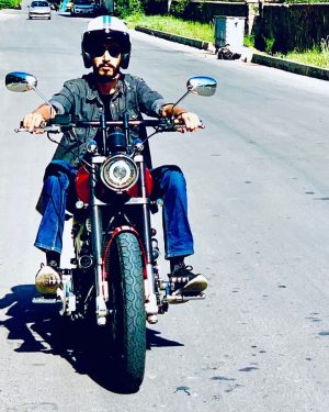 Bahram Afshari Instagram - رفیق قدیمی🏍👌😉