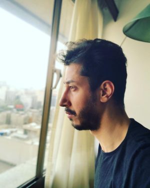 Bahram Afshari Instagram - جهان در حالِ تغییر و ما فقط نظاره گر🤦🏻