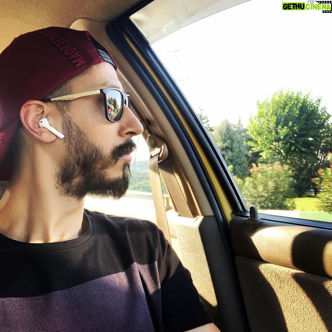 Bahram Afshari Instagram - #بهرام_افشاری 😉😘🙏