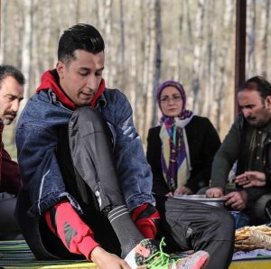 Bahram Afshari Instagram - خب مثل اينكه پايتخت ٦قراره از امشب پخش بشه ....اميدوارم بازم بتونيم  شمارو شاد كنيم هرچند كوتاه 😬😉💙🥰
#بهرام_افشاری #پايتخت٦