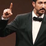 Bahram Afshari Instagram - سلام دوستان 🔥 شما می‌تونید بازیهای من رو در #فیلیمو تماشا کنید. . 🎁 در ضمن می‌تونید با استفاده از کد تخفیف Farab99، اشتراک فیلیمو رو با ۵۰ درصد تخفیف بخرید و یا تمدید کنید. . کد تخفیف: Farab99 . @filimocom @filimocom
