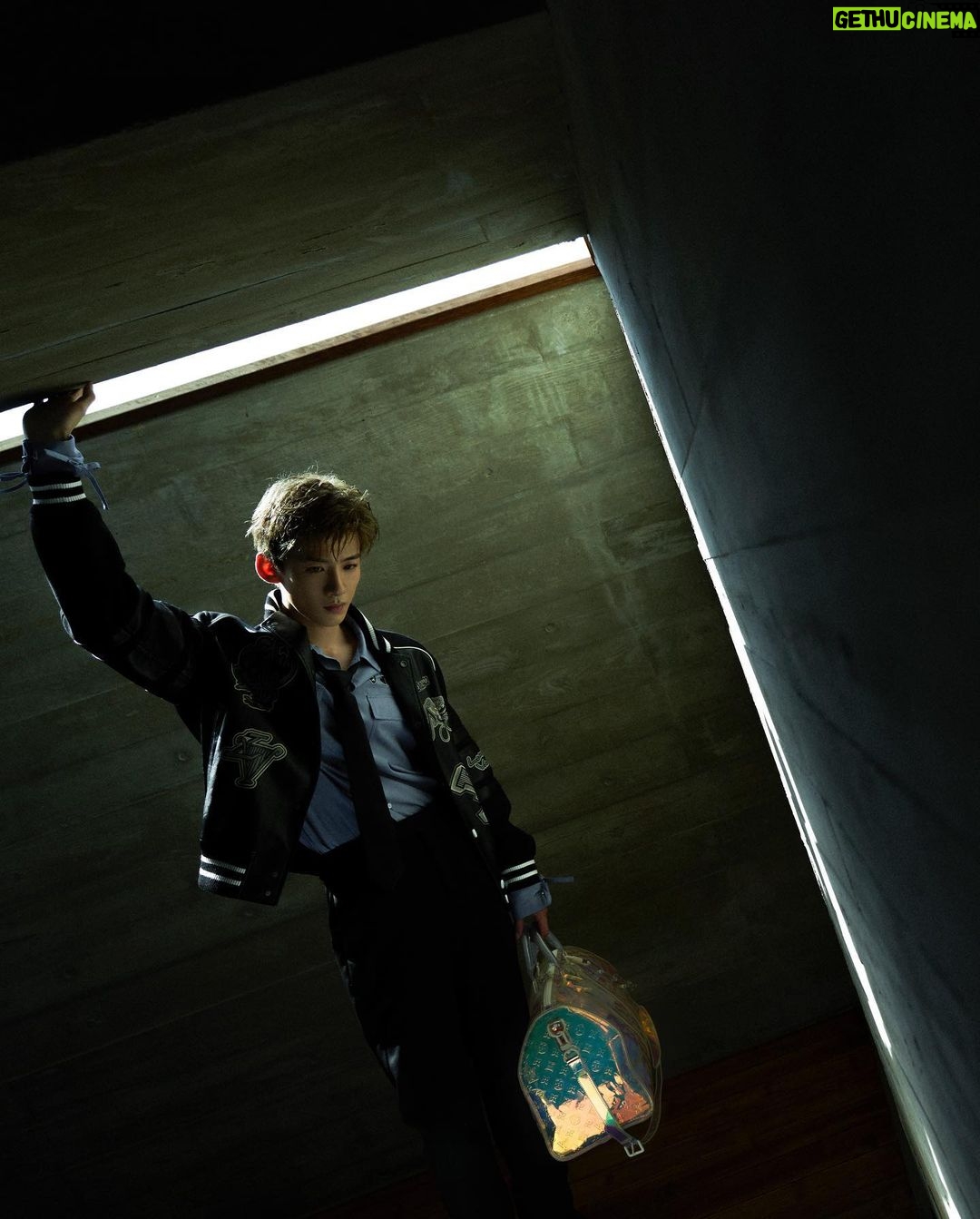 Bai Jingting Instagram - 梦幻乐园一日游~ 感谢邀请! @louisvuitton #LVMenSS23 #LouisVuitton