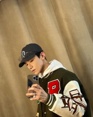 Bai Jingting Instagram - 🪑🪑🪑
