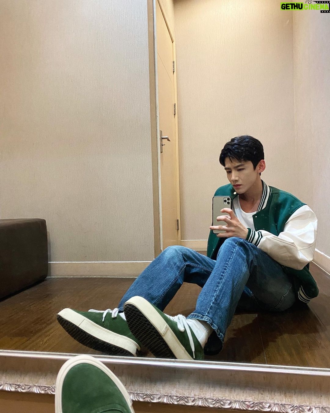 Bai Jingting - 157.1K Likes - 💚💚💚