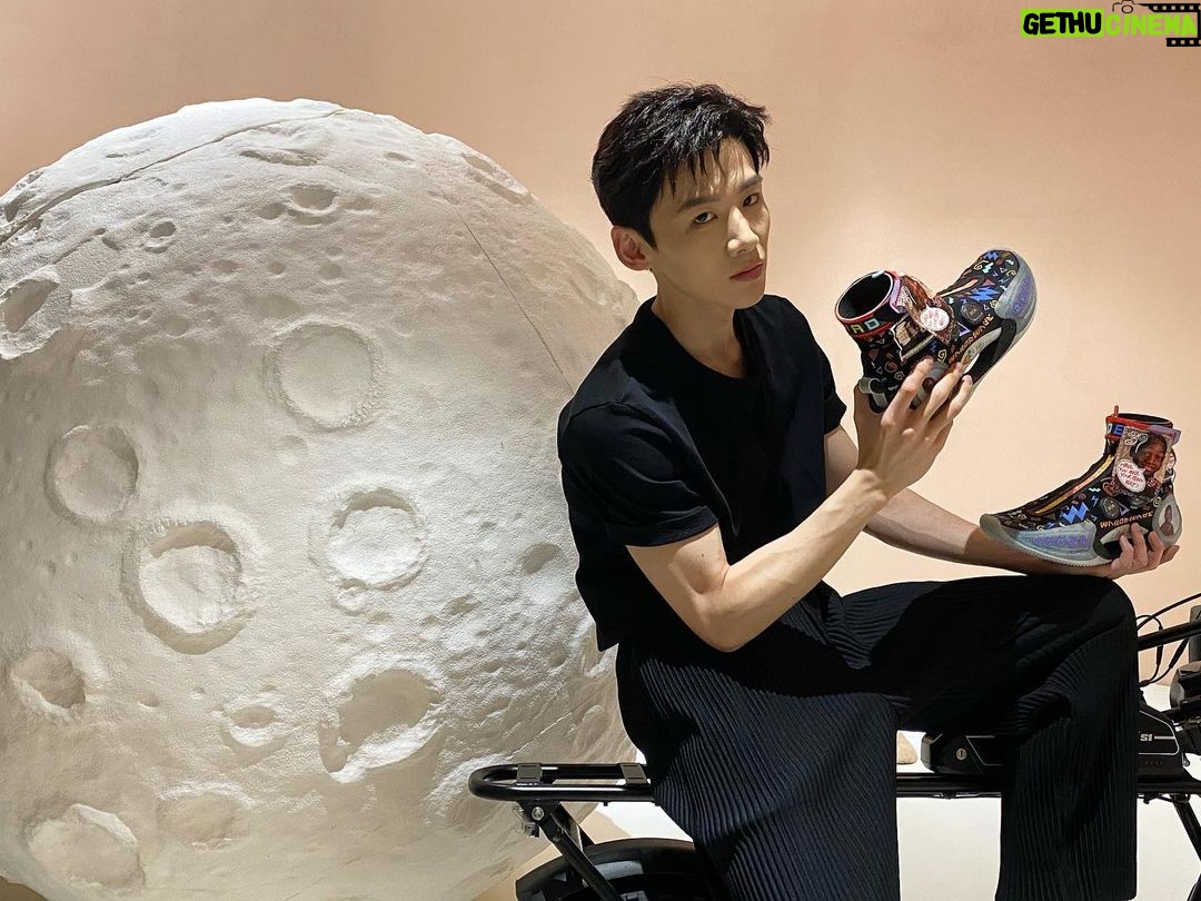 Bai Jingting - 160.7K Likes - this shoe? checked
@dwyanewade