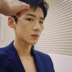 Bai Jingting Instagram – How to make yourself look like @jacksonwang852g7 ：Wearing suit without shirt