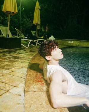Bai Jingting Instagram - 🏊🏻🏊🏻🏊🏻