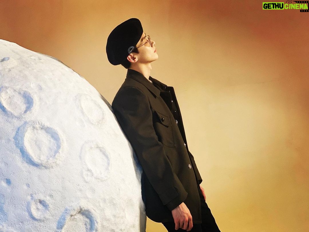 Bai Jingting Instagram - 🌒🌓🌔 Talking to the Moon