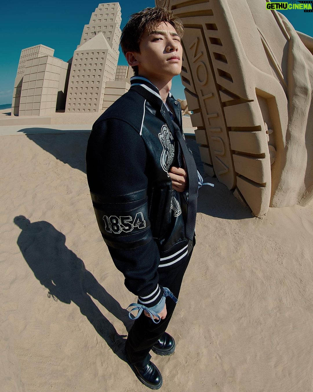 Bai Jingting Instagram - 梦幻乐园一日游~ 感谢邀请! @louisvuitton #LVMenSS23 #LouisVuitton