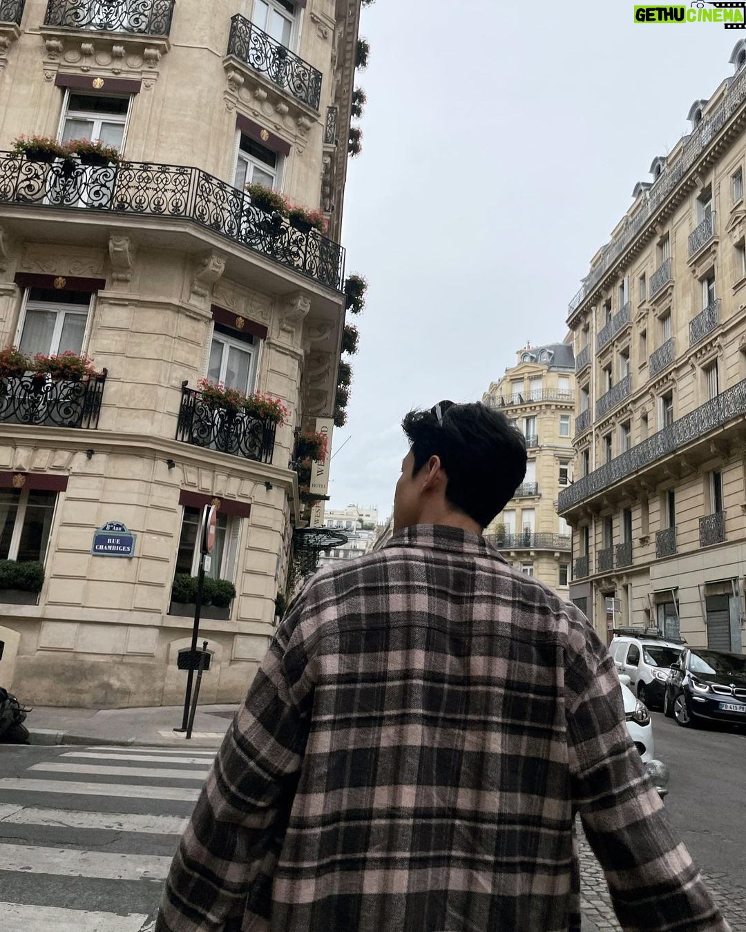 Bai Jingting - 216.6K Likes -