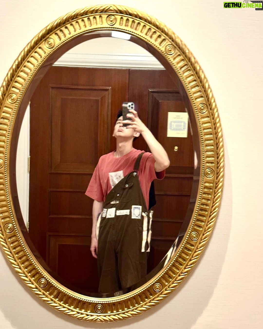 Bai Jingting - 164.1K Likes -
