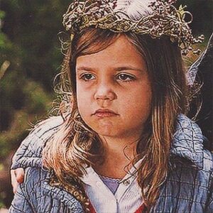Bailee Madison Instagram - Close your eyes, and keep your mind wide open. Happy 17 year anniversary to a movie that forever changed my life 🤍👑 #BridgeToTerabithia The older I get the more gratitude I hold, to have been so young and been able to be a part of something that means so much to so many people. This film gave me the chance to grow up with so many of you…. And I’ll never take that for granted. So thank you to all the people who said yes to 5 year old little me!!! 👑