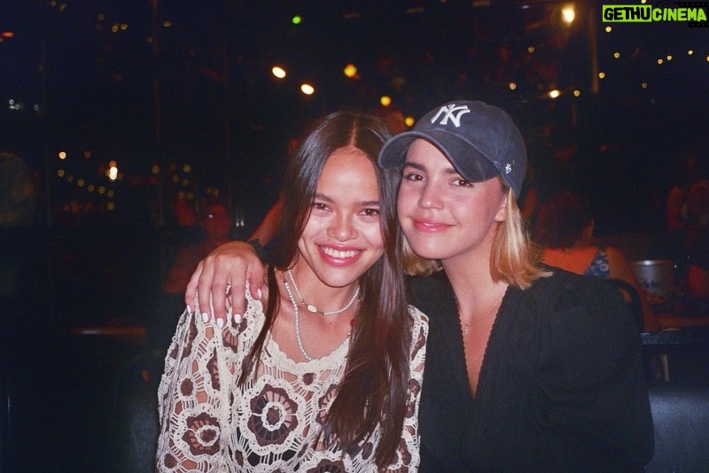 Bailee Madison Instagram - Upstate memories with my dancing queens🤍