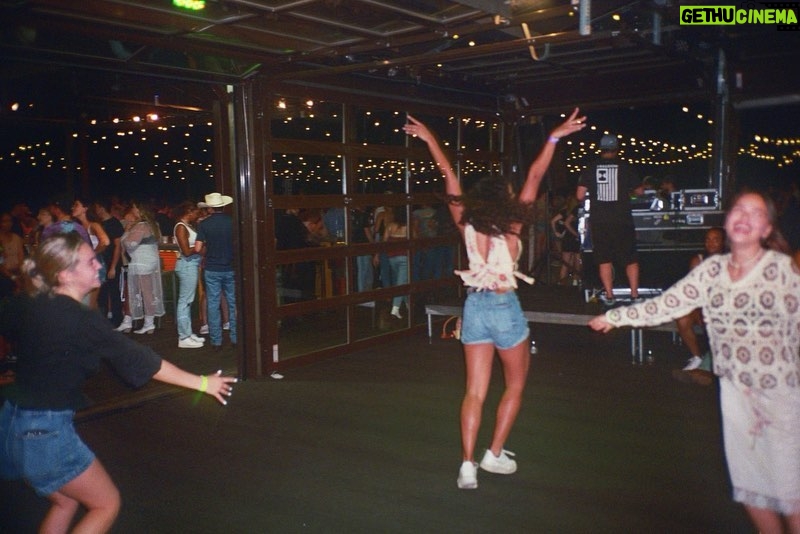 Bailee Madison Instagram - Upstate memories with my dancing queens🤍