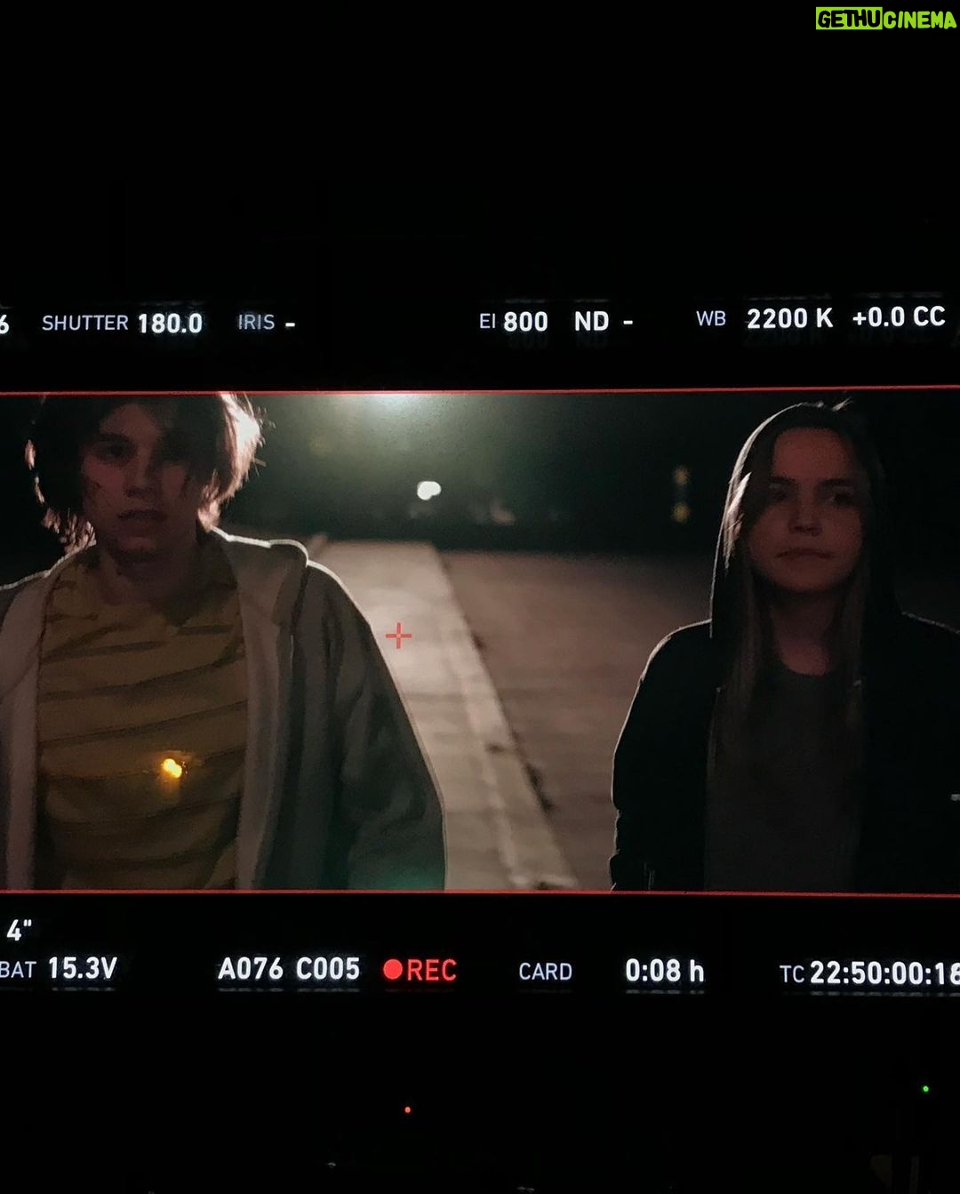 Bailee Madison Instagram - Spoiler alert: @mrjerryoc is right… we get INTO it. #PlayDead is streaming now on @tubi and your reactions have been everythingggg! Hope you love our wildly intense, FUN & batshit game of 🐱 & 🐁 !! We truly had the best time making it. #JerryFanForLife