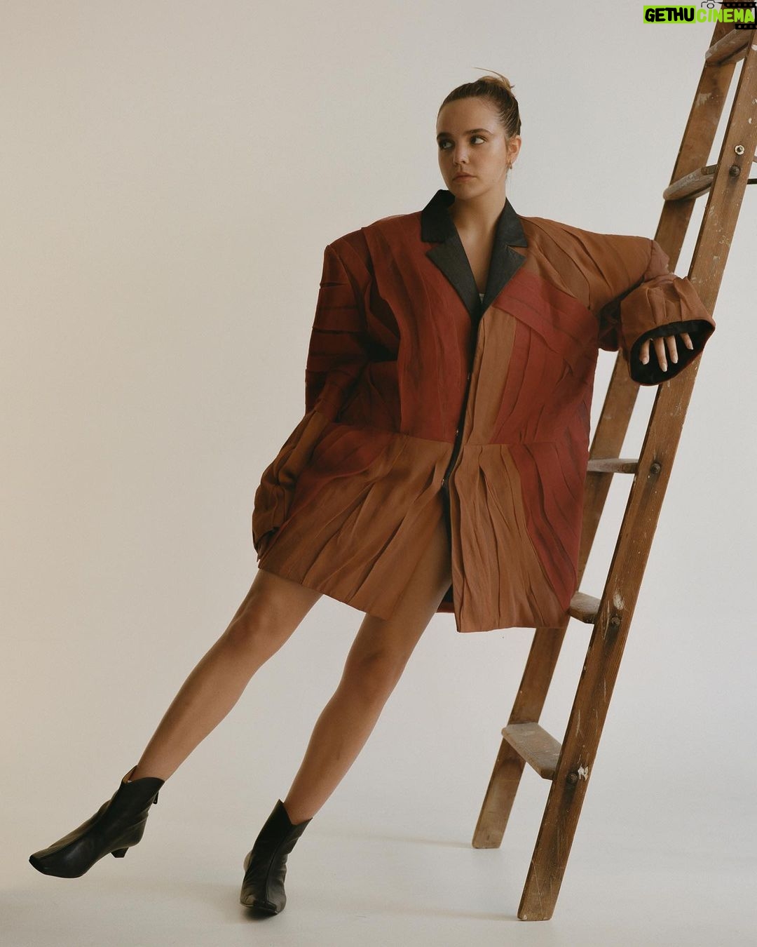 Bailee Madison Instagram - ☀️ lil @wonderland outtake Photography by @caraxco Fashion by @abbyyqi Words by @thesandakin Makeup by @harleymakeup59800 Hair by @sebastianscolarici Production Director @morganemillot Photography Assistant @joshaldecoa