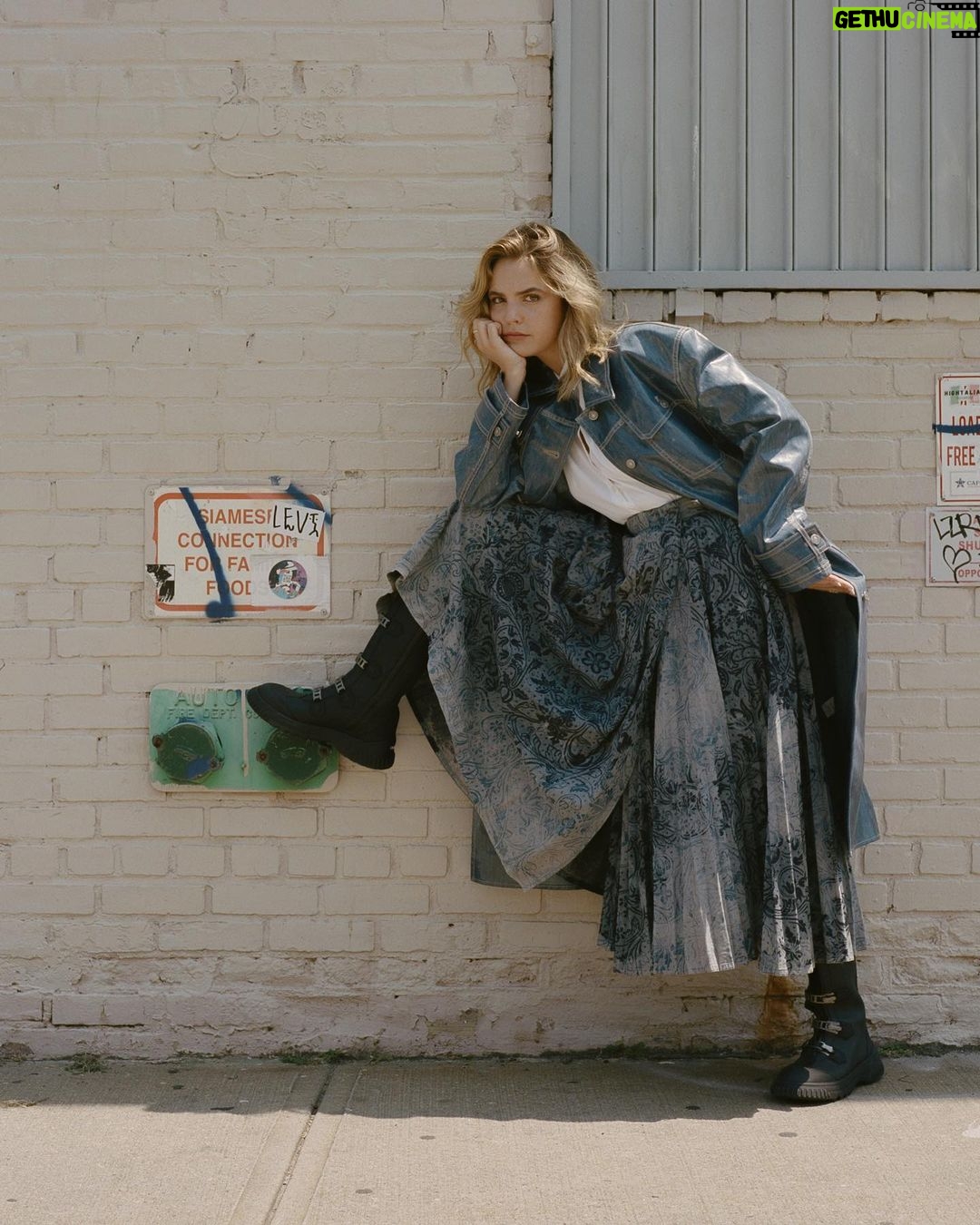 Bailee Madison Instagram - Outtakes from the wonderful @wonderland ❤️🔥 F/W 2022 issue Photography by @caraxco Fashion by @abbyyqi Words by @thesandakin Makeup by @harleymakeup59800 Hair by @sebastianscolarici Production Director @morganemillot Photography Assistant @joshaldecoa