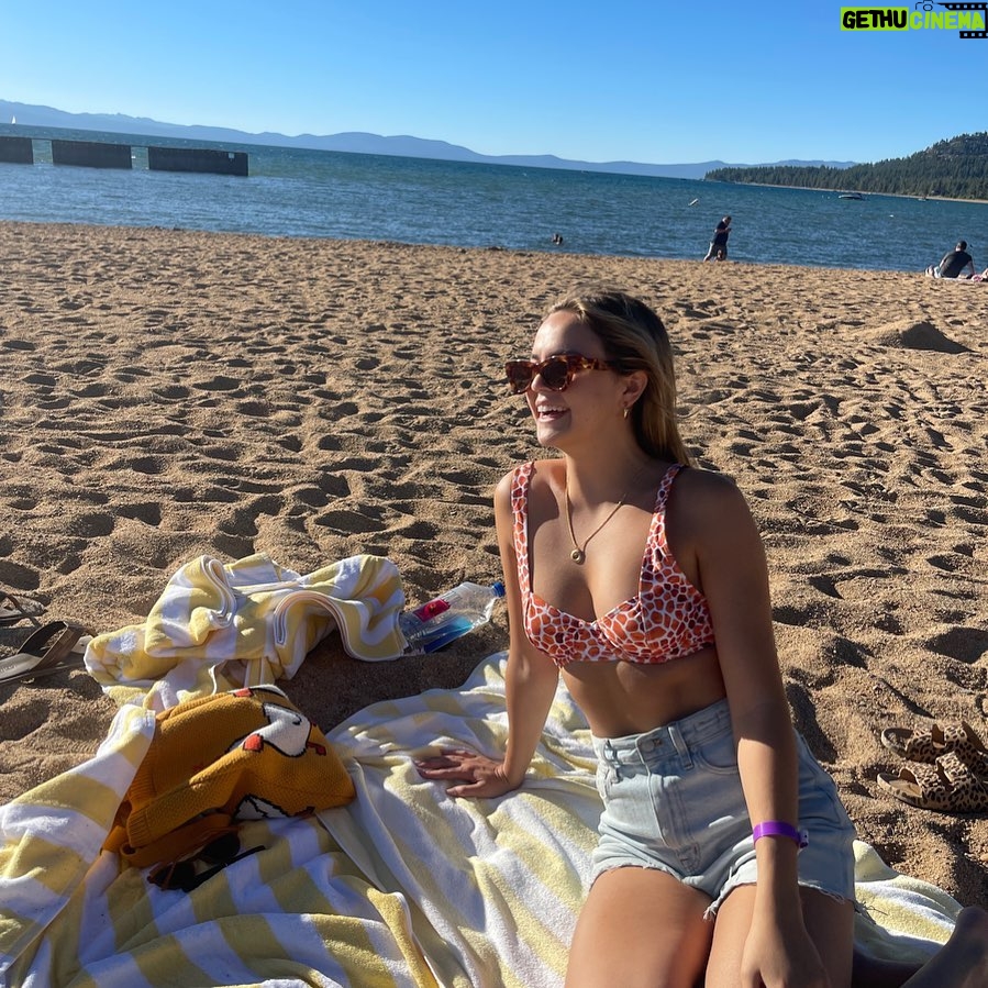 Bailee Madison Instagram - Snow is on the forecast where I’m filming right now, here’s an old pic… (No) snow on the beach.